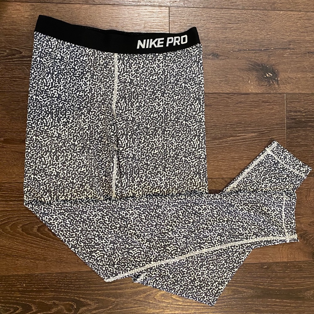 Nike Pro Snow leopard leggings